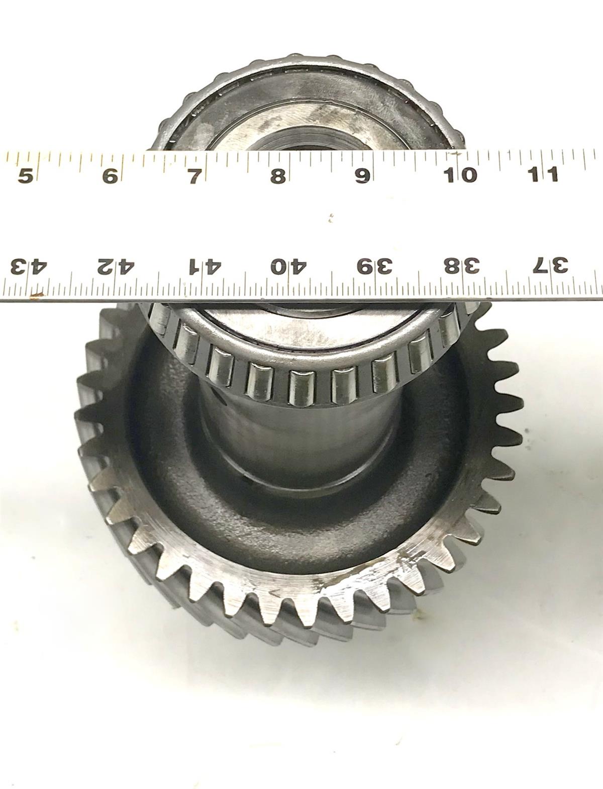Rear Output Shaft With Gear Rockwell T138 Transfer Case